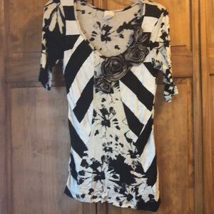 Daytrip Medium Black & Tan Tie Dye Abstract Shirt